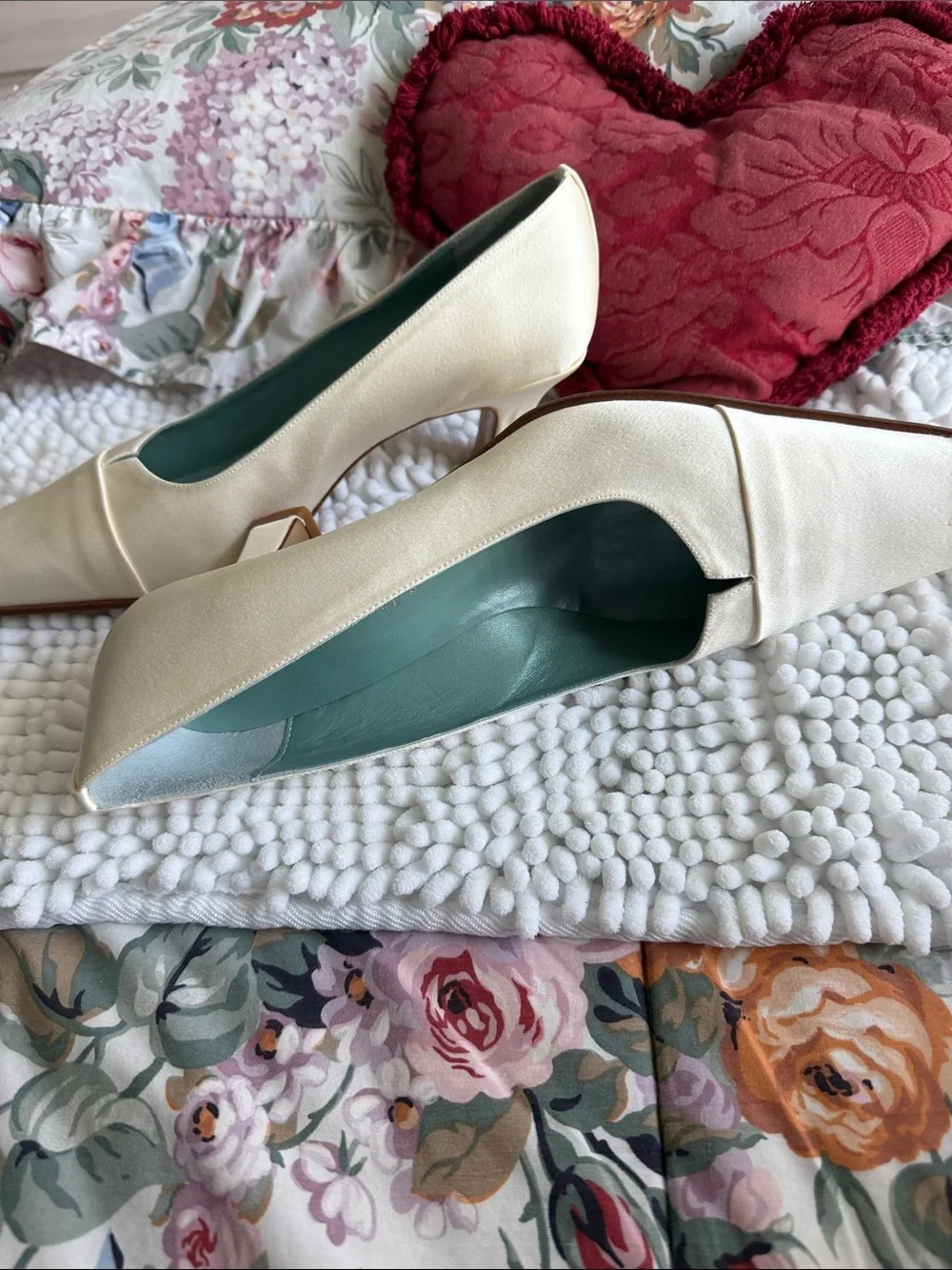 Kenneth Cole New York elegant cream